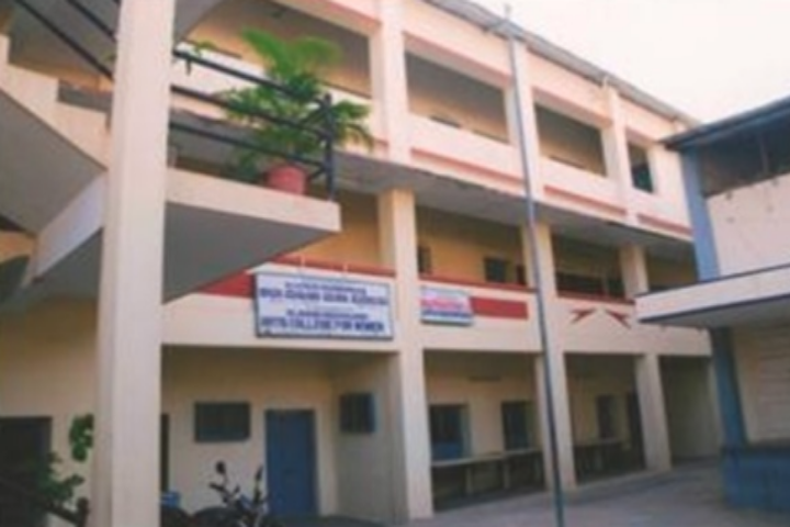 https://cache.careers360.mobi/media/colleges/social-media/media-gallery/20678/2018/11/20/Campus view of Sri Jagadguru Murugharajendra Arts College for Women Chitradurga_Campus-view.png